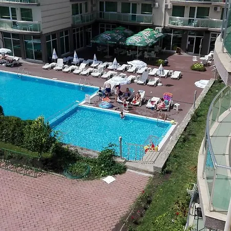 Privately Owned 3rd Floor - E306 - In The Clara ブルガス